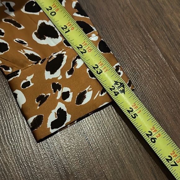 Madison d’Amelie Paris Leopard or Cheetah Animal Print Button Down Small - Picture 9 of 10